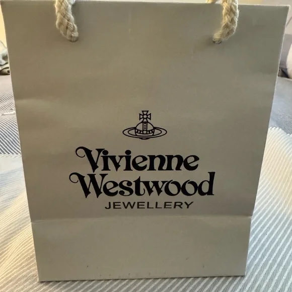 Vivienne Westwood Pearl Necklace with Silver Orb Pendant - Picture 4 of 4